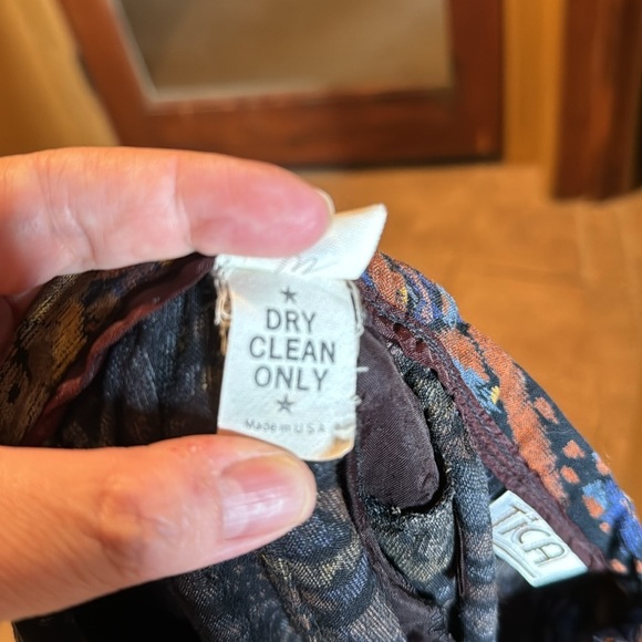 Vintage Tica Floral Midi Skirt Size 6 but fits Size 2 better - Picture 9 of 9